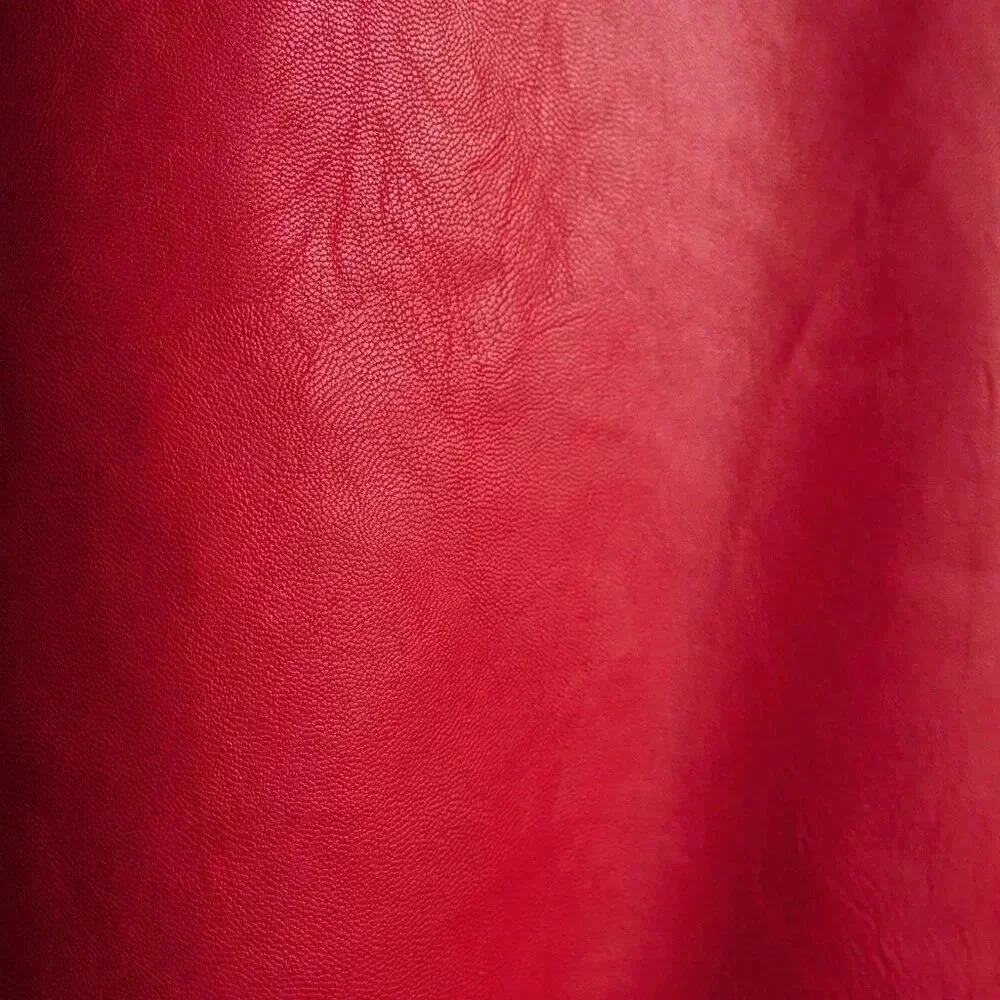 Red Casual Women's Cropped Crew Neck Top - Picture 6 of 7